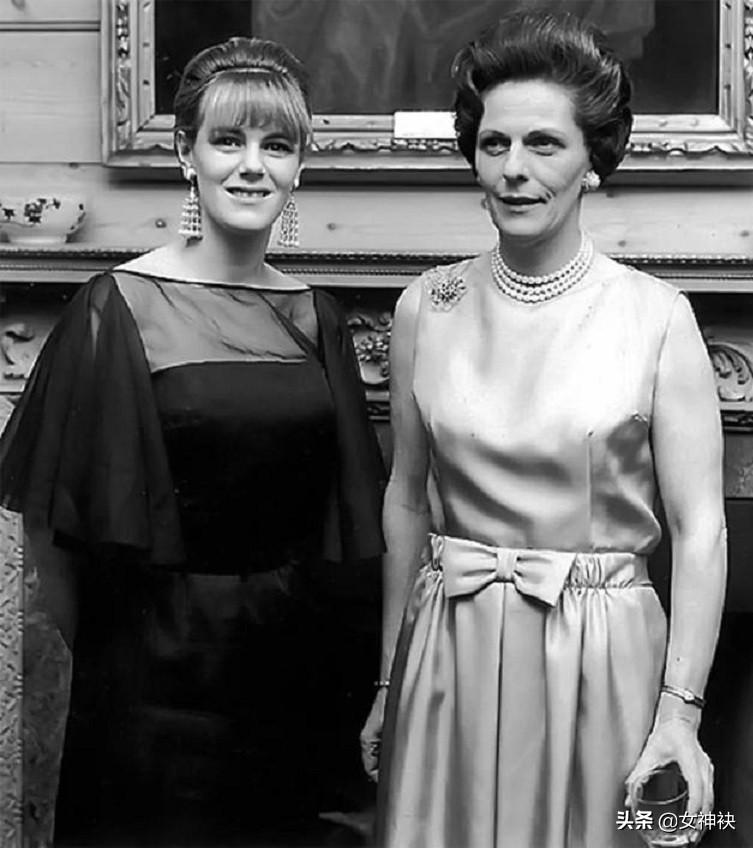 戴安娜英国王妃,戴安娜王妃为什么被捧得那么高