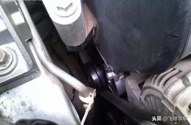 发动机更换正时皮带操作方法,东风标致4081.2t更换正时皮带视频