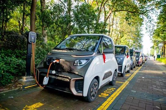 哪里卖新的宝骏e200,宝骏e200怎么样值得购买吗