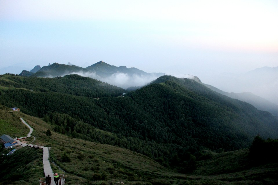 吃在驼梁，体验舌尖上的味道/郝贵云