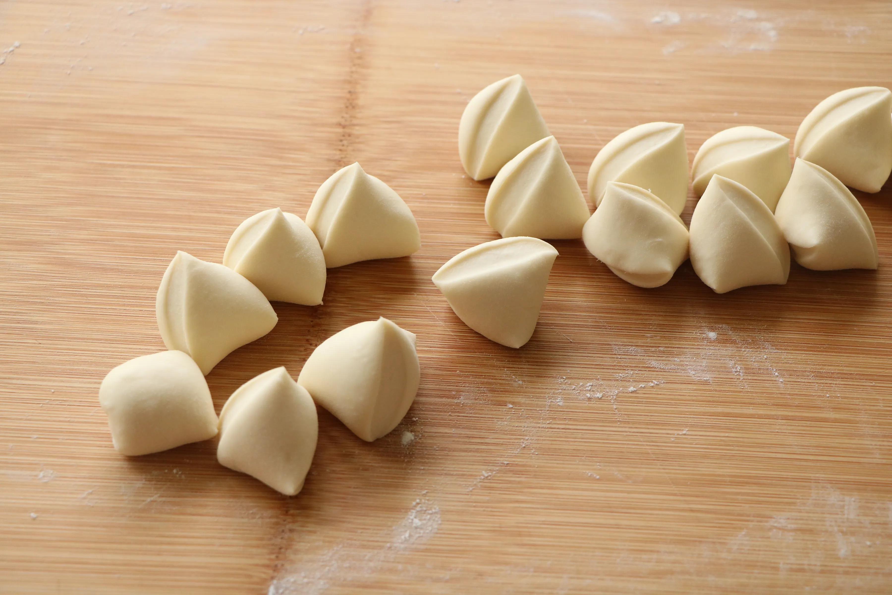 孩子要吃一口一个的包子,孩子每天都要吃包子