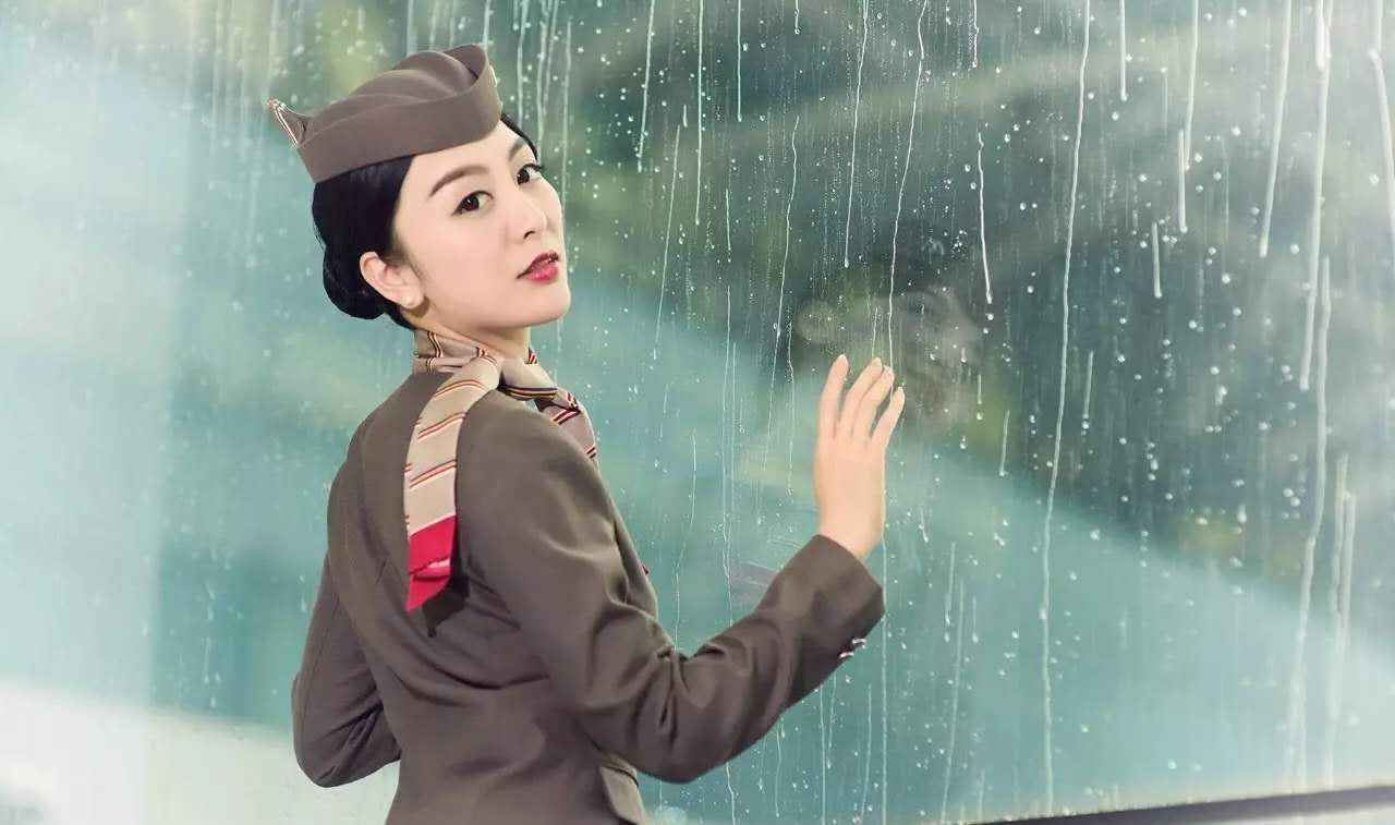 世界航空公司空姐制服,世界航空服