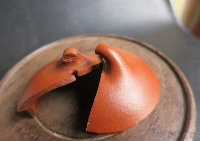 紫砂壶损坏了怎么修复,紫砂壶不小心摔坏怎么办