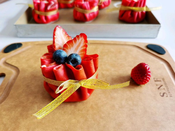 过年教大家制作草莓福袋,颜值高寓意好,孩子的最爱