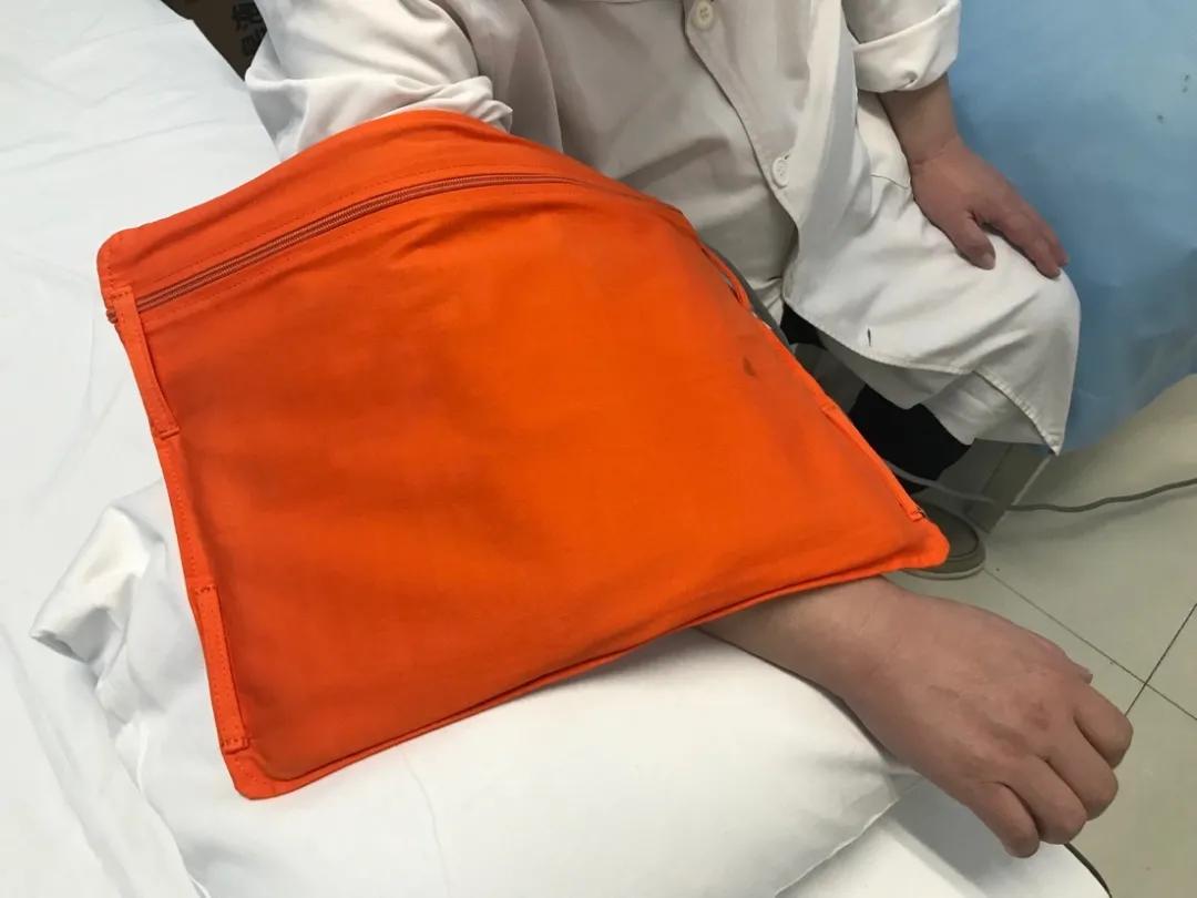 胳膊肘疼痛说是网球炎怎么治疗,网球肘两个胳膊都痛