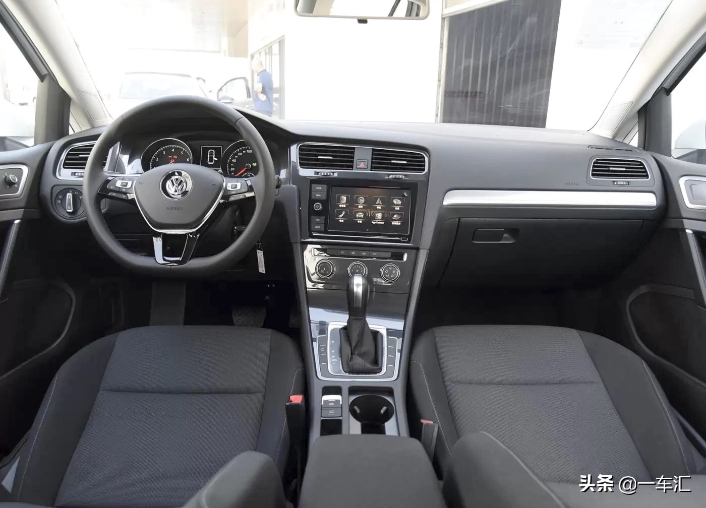 大众高尔夫200tsi2023款内饰,高尔夫2021款200tsi双离合