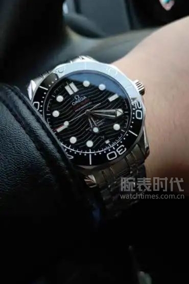 网友晒自己微信好友数量,网友晒1300手表