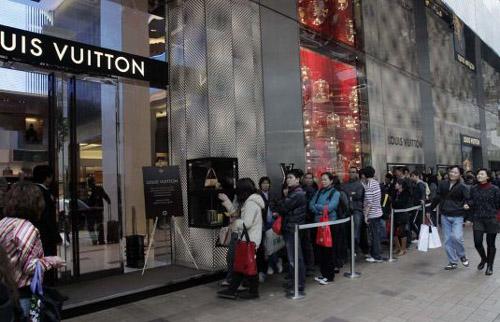 近年人们崇洋媚外现状,崇洋媚外的真实现象