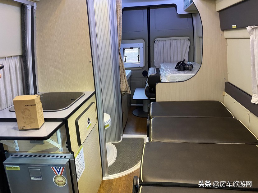 福客特进口福特商旅房车,福客特四驱越野商务单人房车