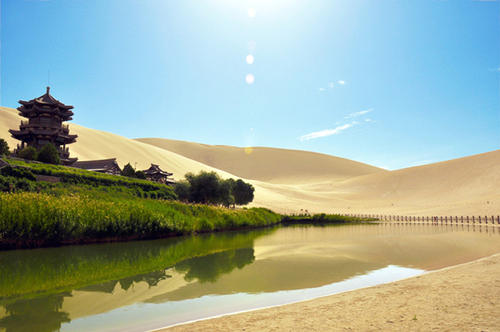 月牙泉千年不枯竭原因,敦煌月牙泉永不枯竭