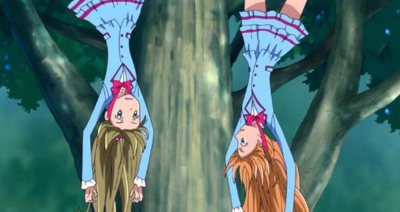 让牛顿笑醒的二次元新作，短裙倒立不反重力，开衩裙还敢上天