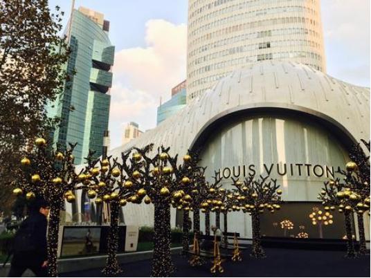 疫情期间奢侈品大幅度涨价,疫情下奢侈品行业为何销售火爆