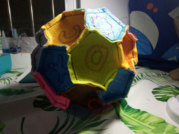 用布做足球的做法,手工足球的做法