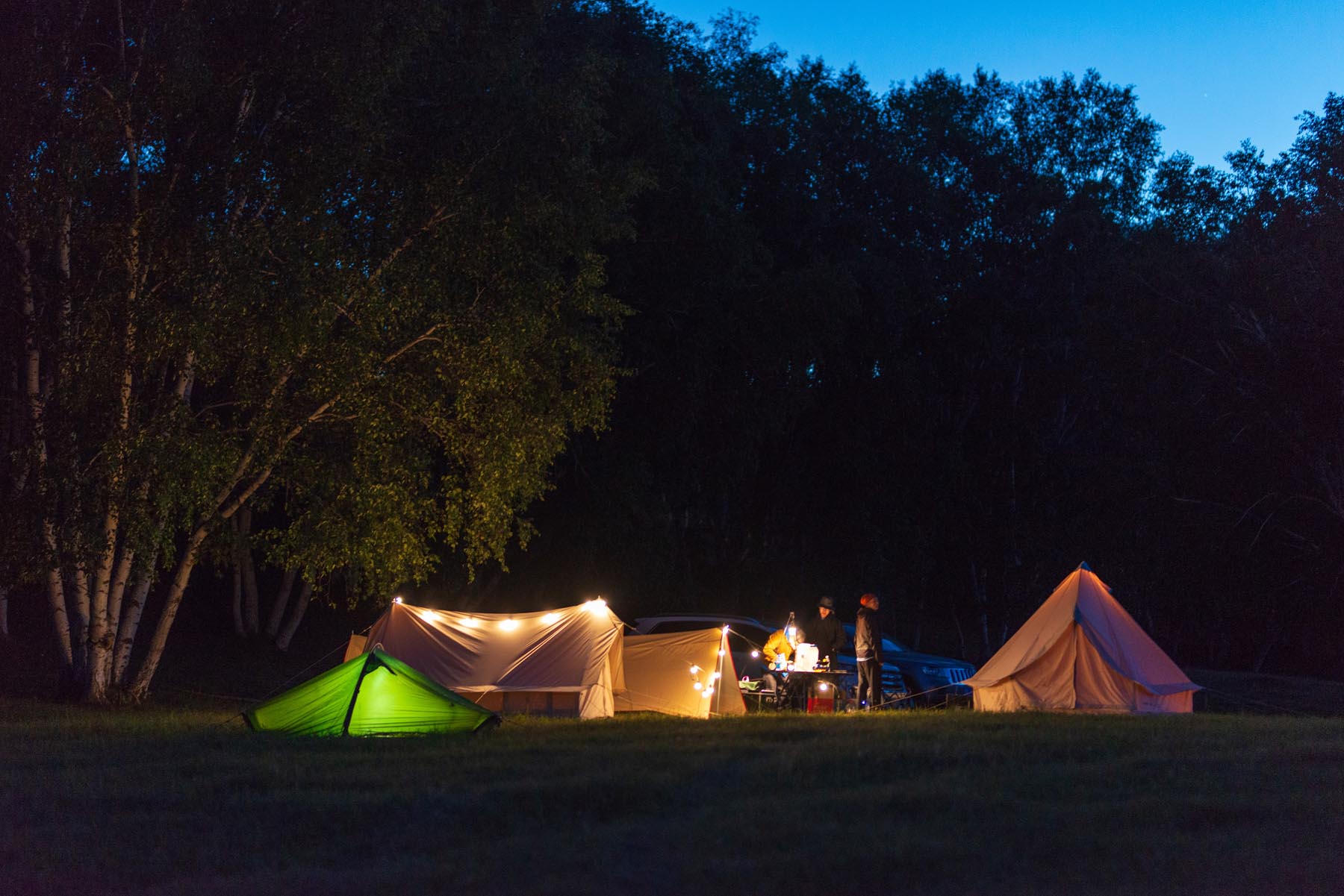 拥有这21件高颜值户外装备,让我们的草原野餐会像家里般优雅
