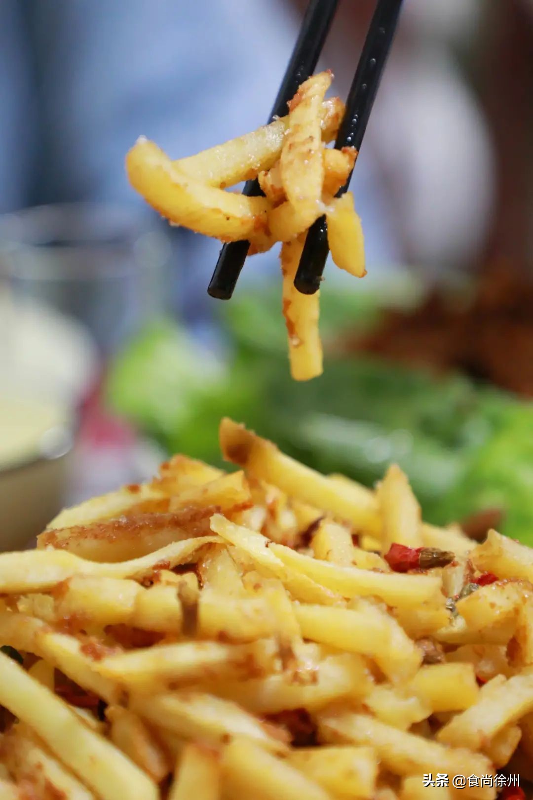 很多人从这家夫妻馆子认识徐州菜，芝麻鸡、沸腾鱼爆辣爆好吃