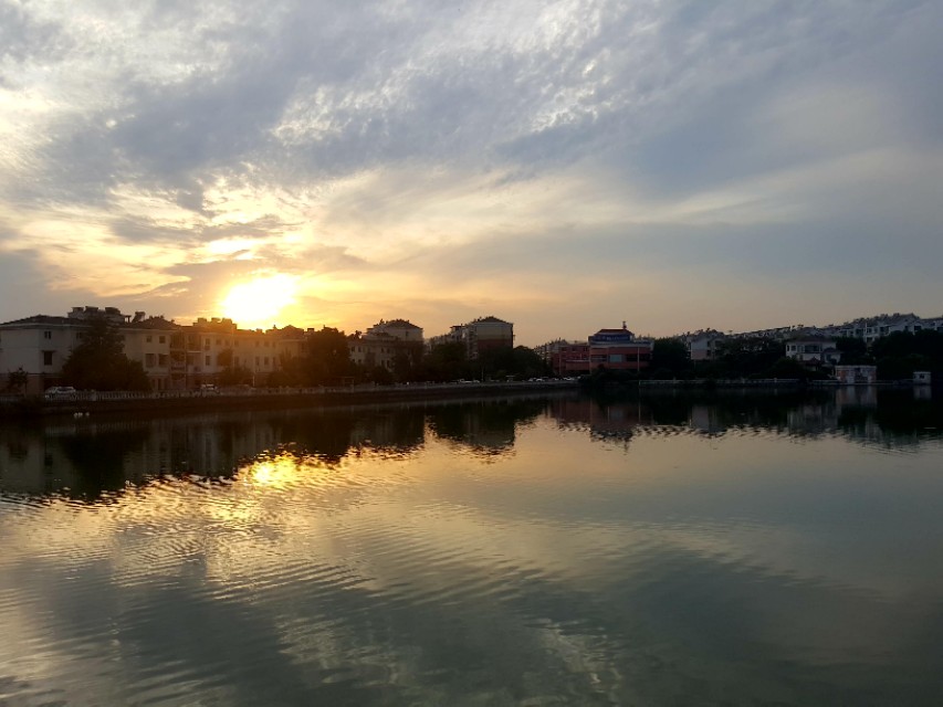 南京市江宁区锦绣花园湖边,江宁麒麟门锦绣花园