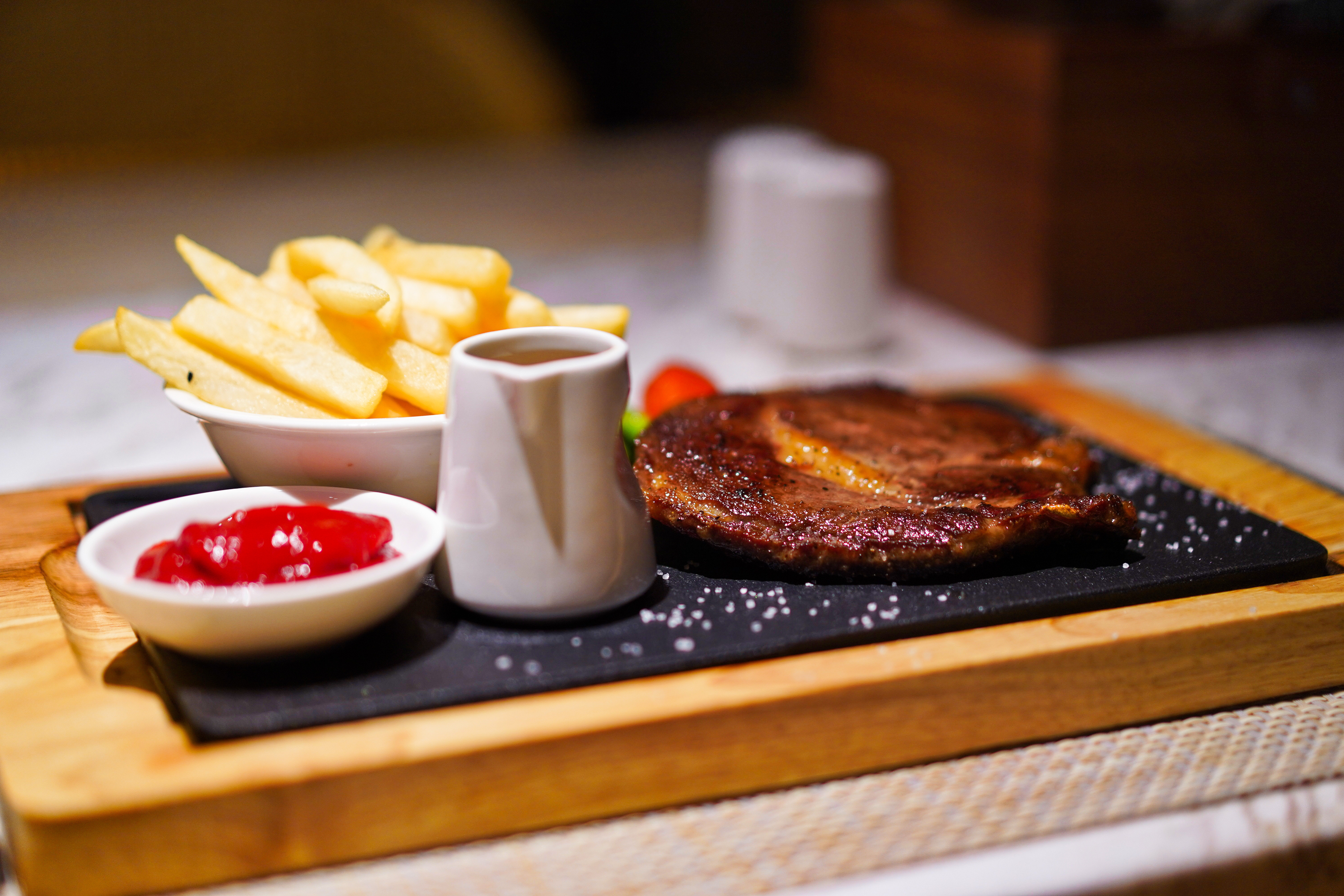 贵州黔东南千与千寻,茅台镇千与千寻