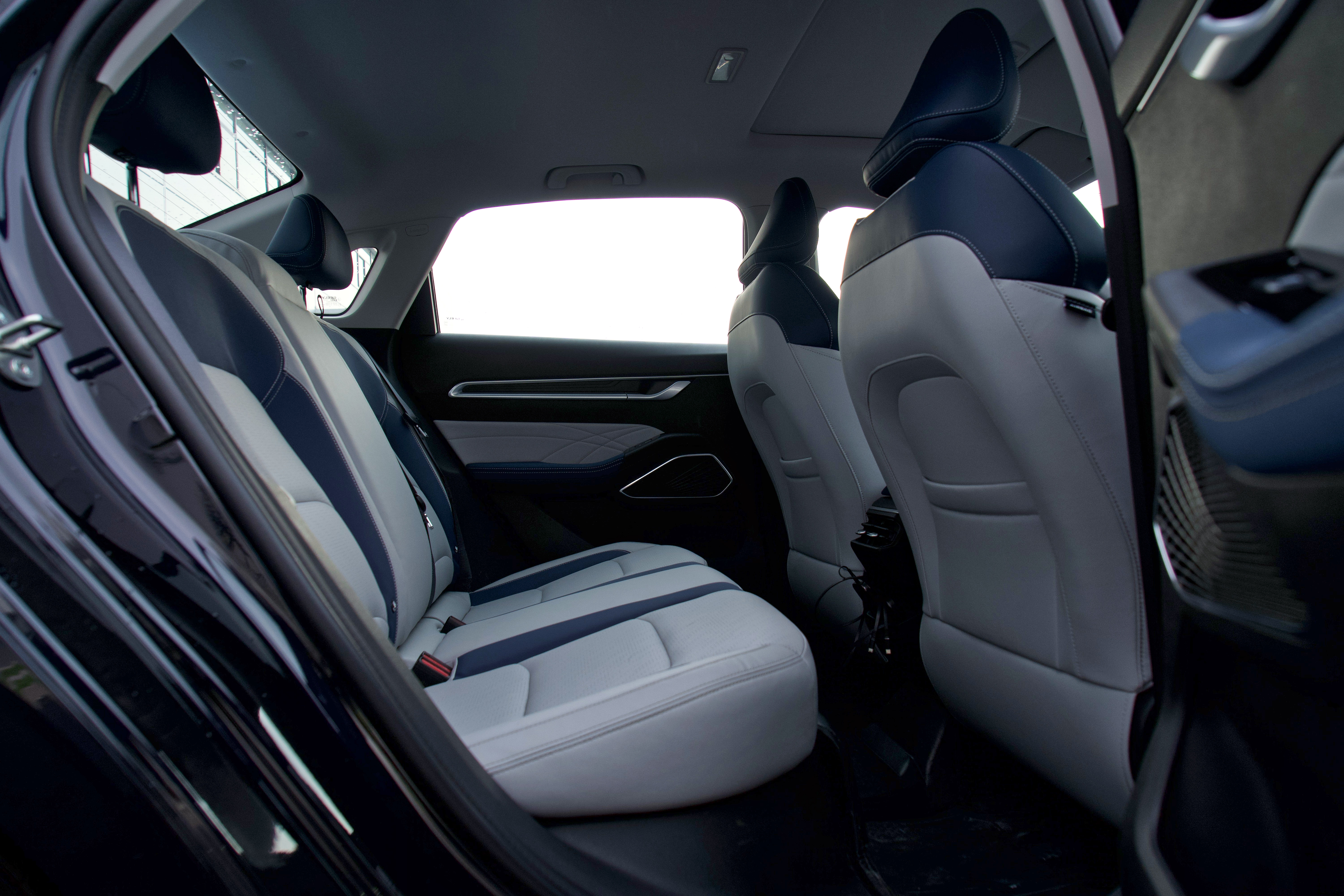 吉利帝豪第四代尊贵型路测,现象级和爆款区别