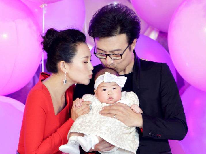 章子怡孩子真喝飞鹤吗,章子怡家孩子喝什么奶粉