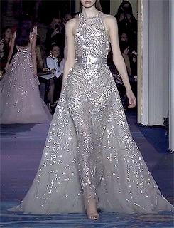 刘亦菲走红毯穿的礼服 (刘亦菲结婚了吗2017)