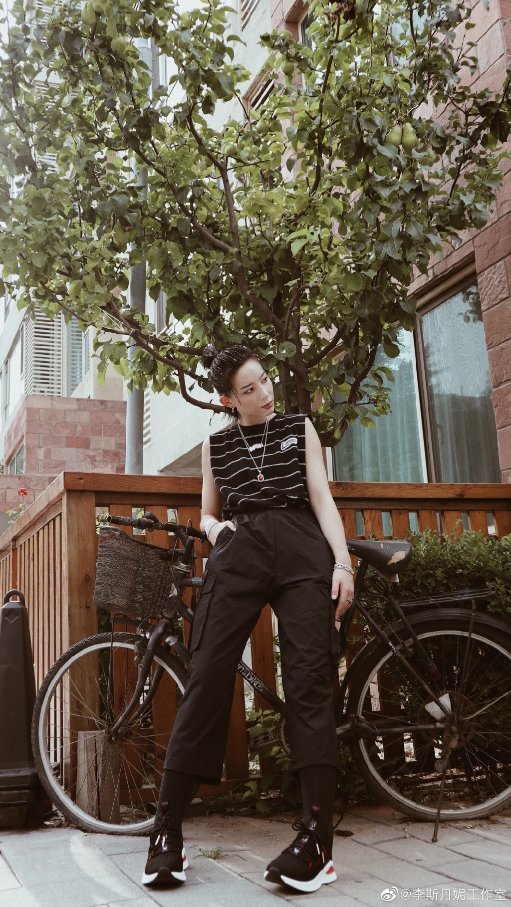 jennie西装马甲穿搭,jennie撞衫完整视频