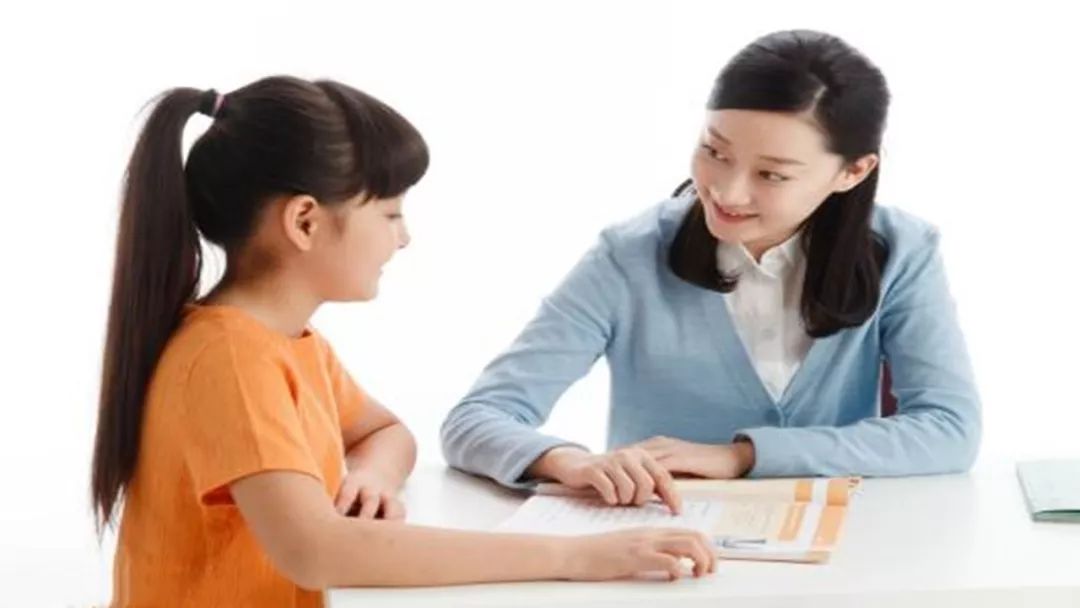 遇到偏心的老师怎么教导孩子,当孩子说老师偏心该怎么回答