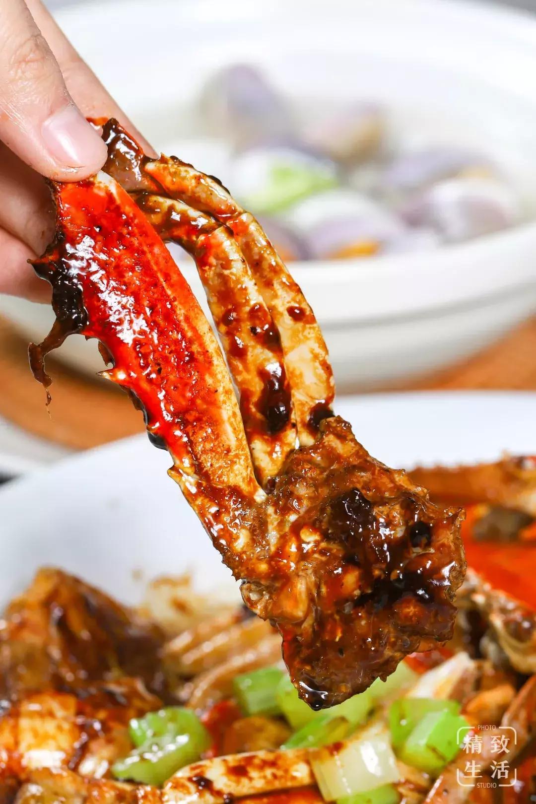 300公里外的“海鲜世家”登陆浦东！想吃要等8小时……