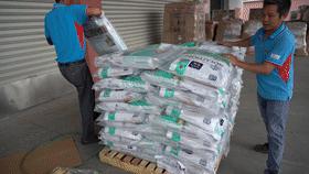 感谢15888名导盲犬支持者,1吨耐吉斯犬粮已送达导盲犬基地