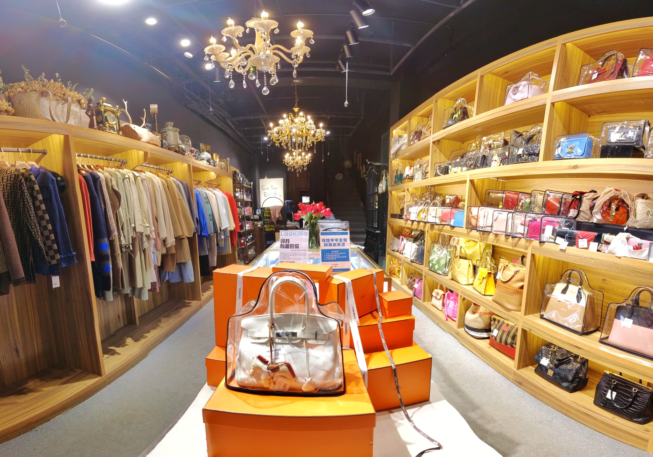 95后空姐辞职摆摊卖奶茶四行仓库,90后空姐辞职摆摊第1天就出意外