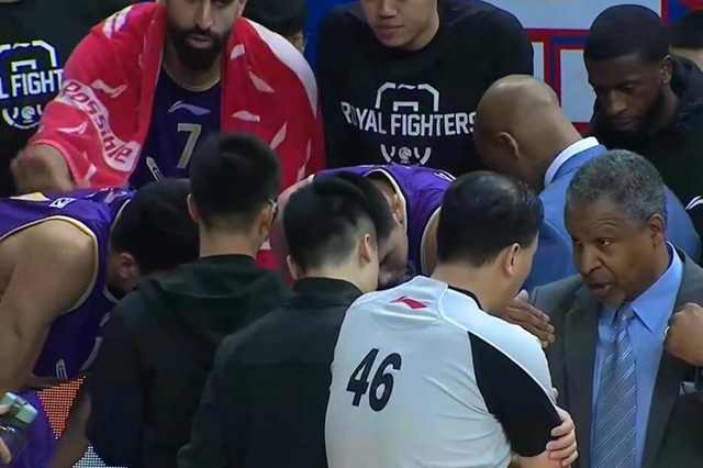 cba奇葩名场面,cba奇葩事件四人打五人比赛