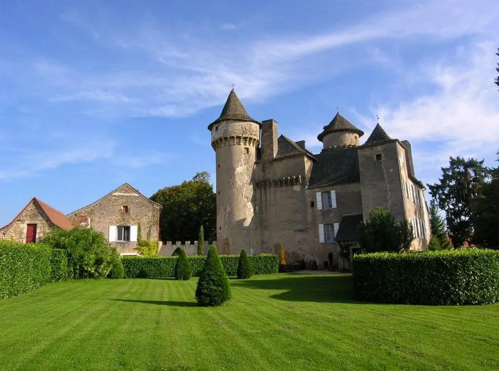 法国酒庄葡萄酒价格暴跌,法国古堡庄园甩卖房子