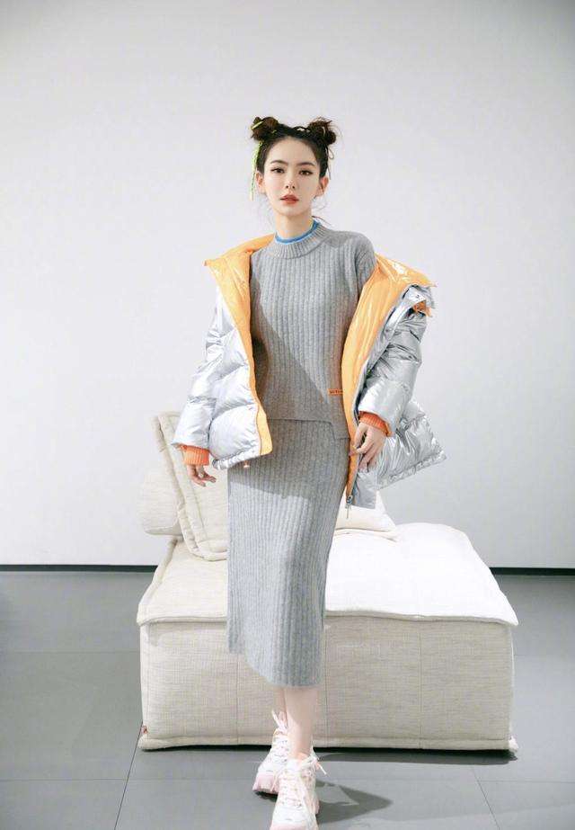 小香风外套内搭打底衫,深绿色外套内搭黄色打底衫