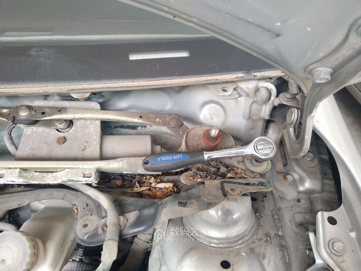 最老款长城c30怎么换雨刷,长城c30雨刷器喷嘴拆卸视频