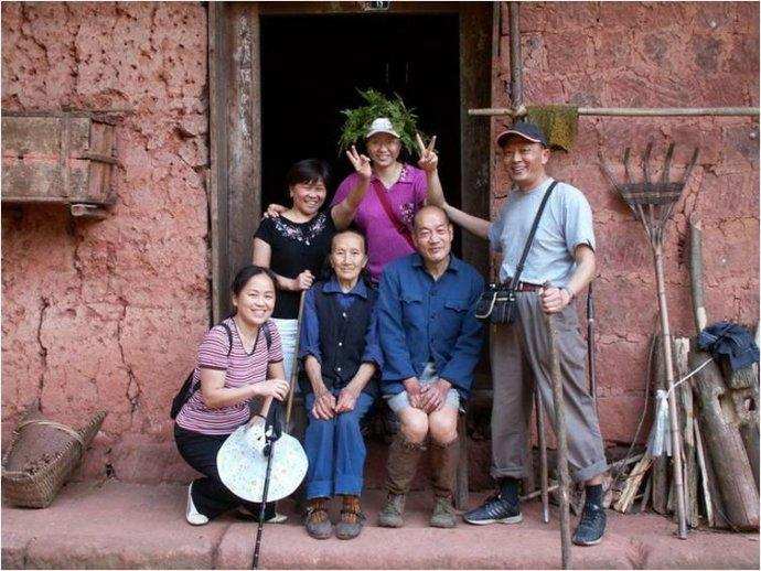 重庆小伙带29岁寡妇隐居深山50年,29岁寡妇跟19岁小伙私奔隐居深山