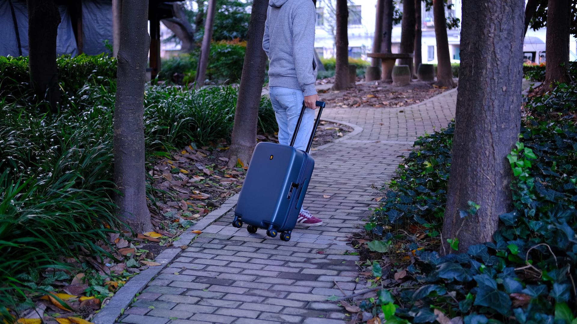 地平线八号旅行箱旗舰版,地平线8号和90分旅行箱哪个好看