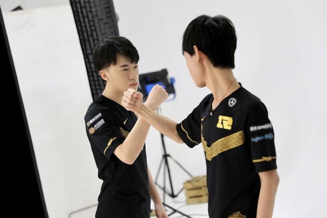 小虎讨论妖姬,姿态问小虎妖姬怎么样