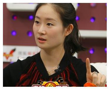 《乡村爱情1》里卖豆腐的王小蒙，如今离开本山大叔扶持，怎样了