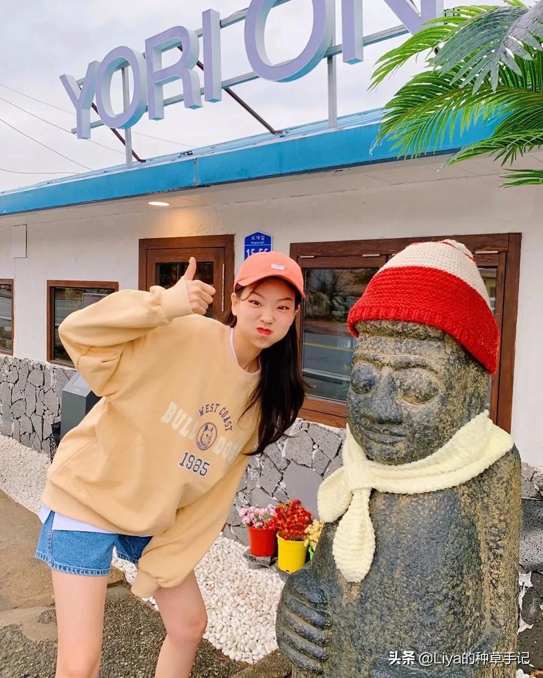 衬衣九分裤今春王炸cp巨洋气,卫衣小白鞋今秋王炸组合超洋气