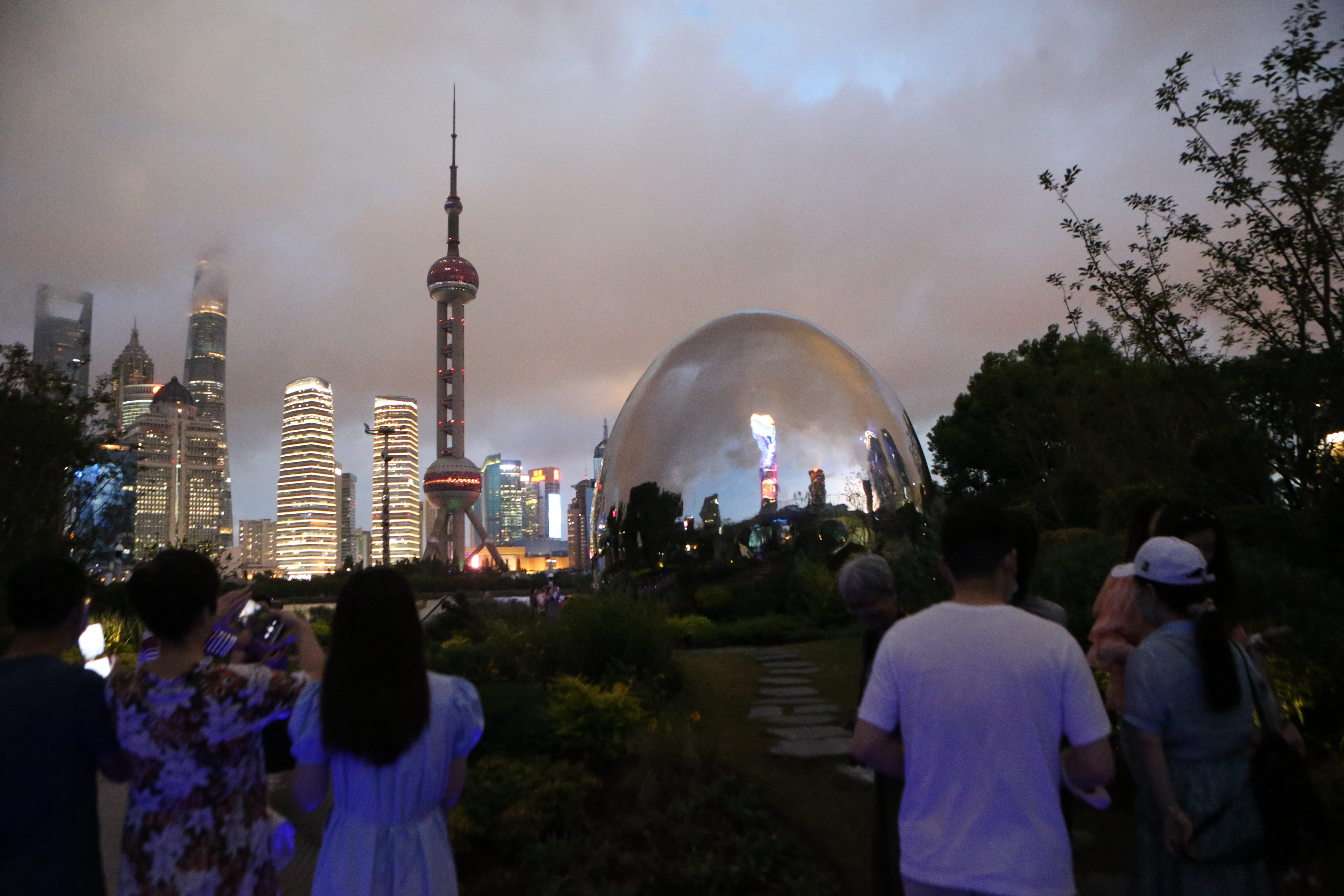 北外滩银色水滴,上海外滩惊现巨大海市蜃楼