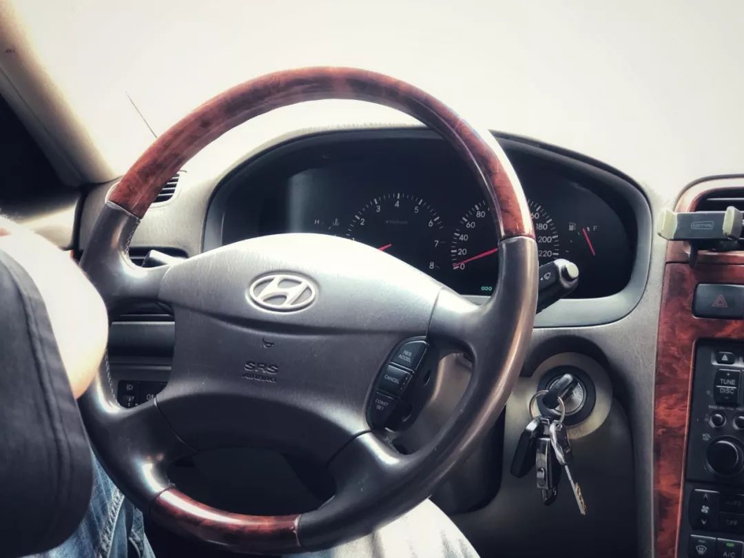 这辆韩系小众豪车抵北京半套房，现在才值2万多？为啥不离不弃？