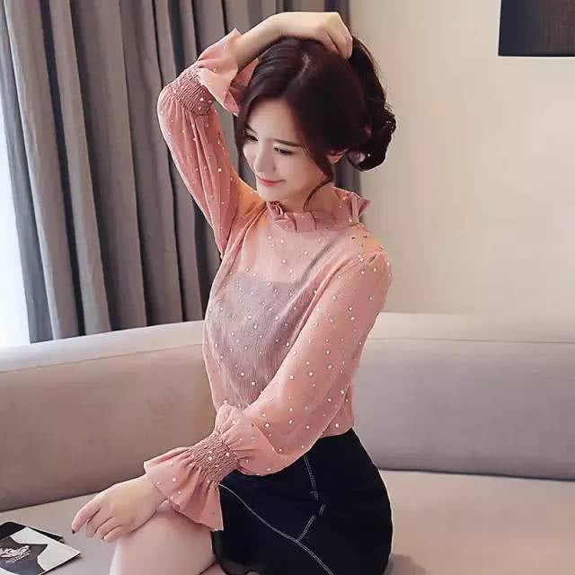 新款小衫洋气减龄搭裙子,衬衫半身裙早春最显气质穿搭