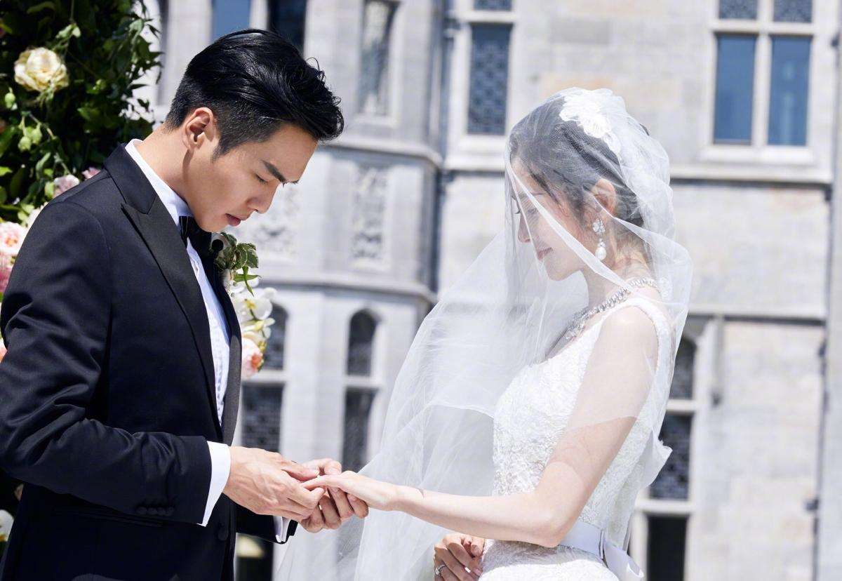 唐艺昕张若昀婚礼文身,唐艺昕脚上纹身是什么