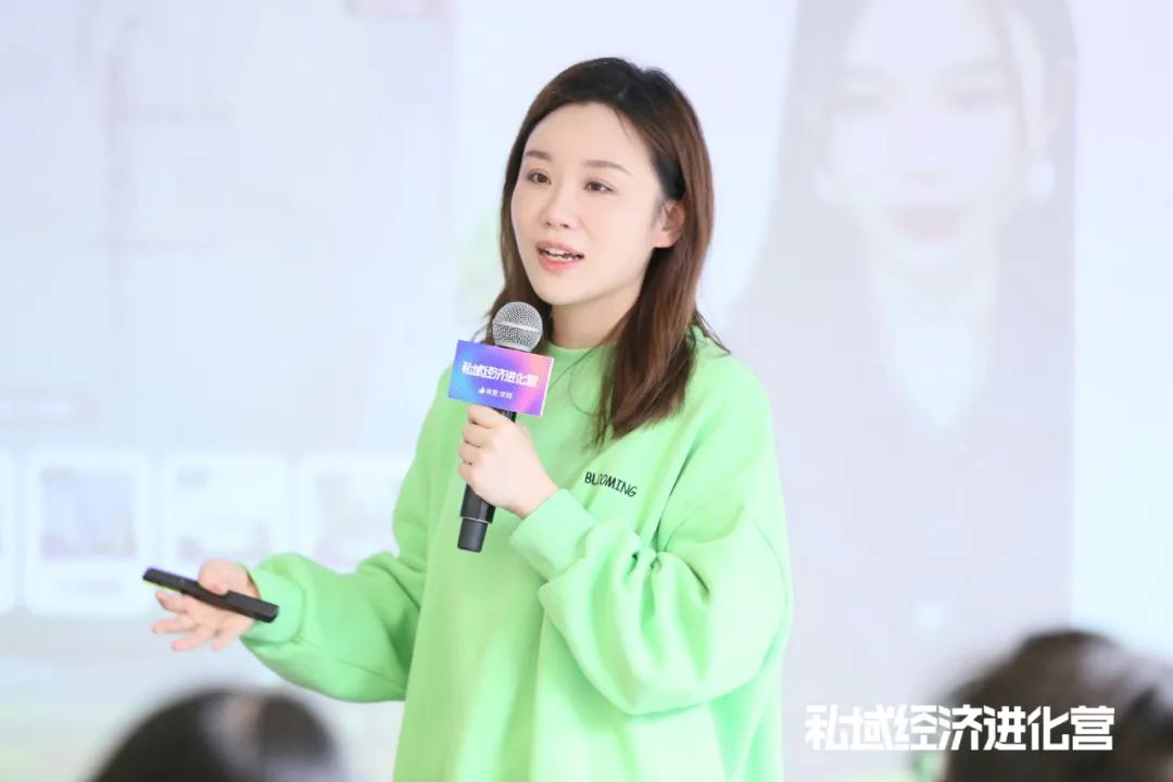 钱夫人旗舰店和雪梨定制是一家么,雪梨钱夫人2021鹅绒服怎么样