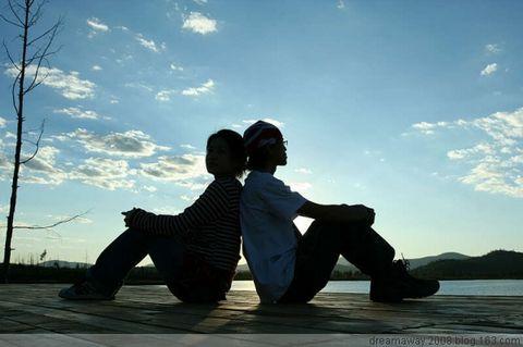 看到视频对面的他，我止不住的心潮澎湃，春心荡漾