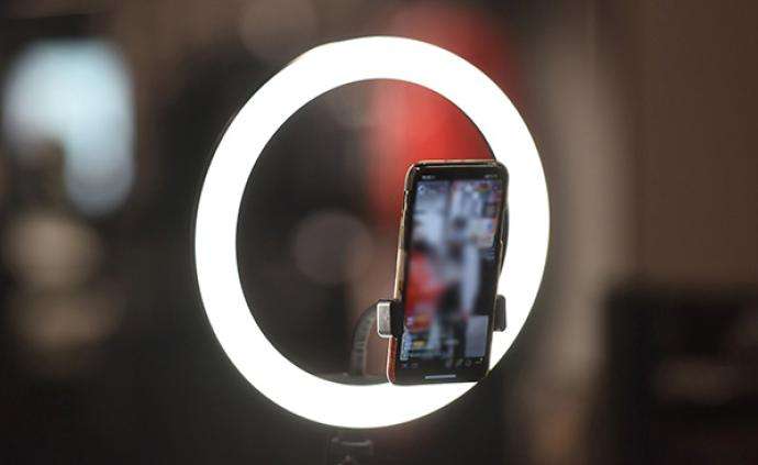 直播卖货和小店自卖有哪些区别,直播卖货属于销售渠道中的哪个