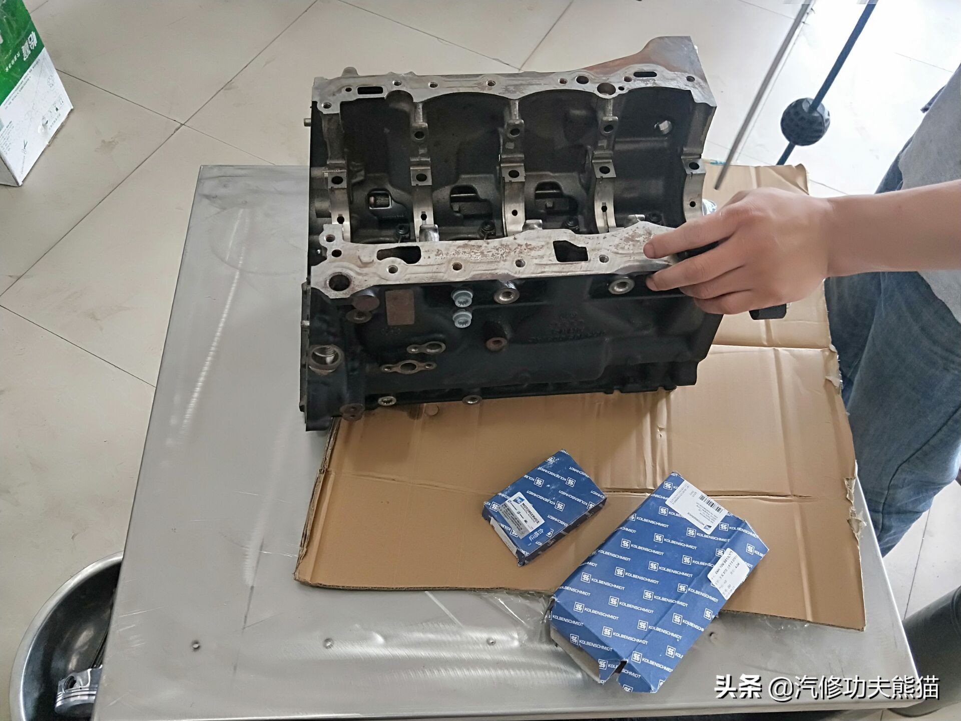 07年奥迪a6轻微烧机油怎么解决,奥迪2007款a6烧机油的原因