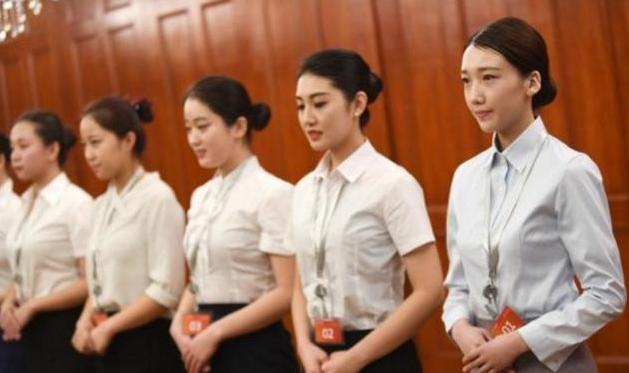 面试官页字加一笔是什么字,面试的试加一笔是什么