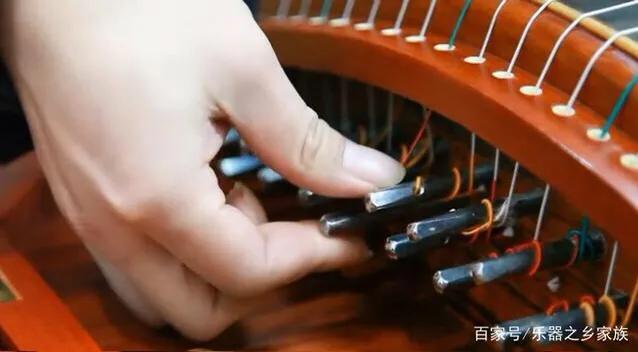 古筝的和弦和分解和弦的教学视频,古筝用调音器调弦的正确方法