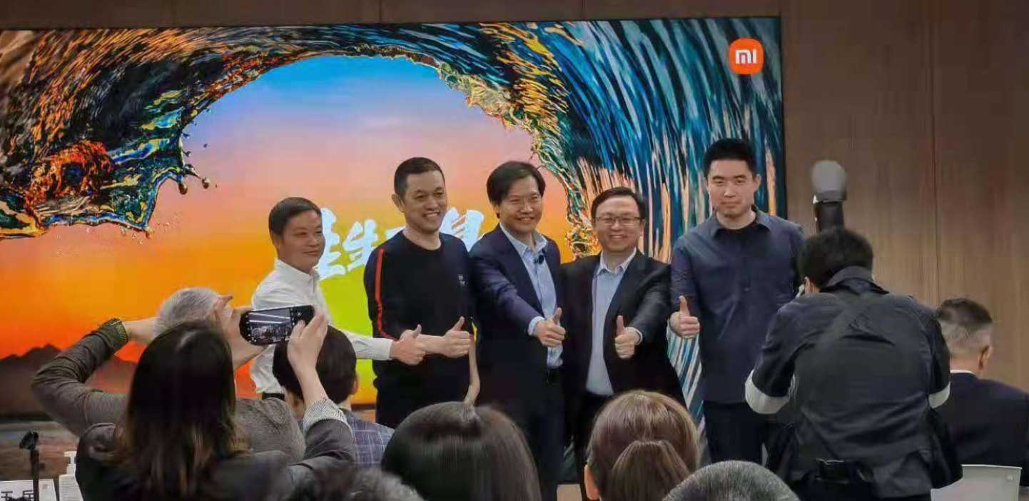 雷军打造造车者联盟对抗燃油车获王兴称赞:劳模加战神