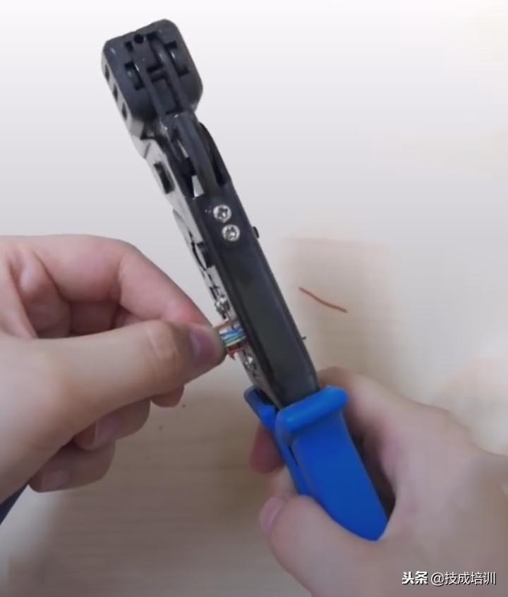 万能电工居然不会做网线水晶头，这怎么可能？！（附检测方法）